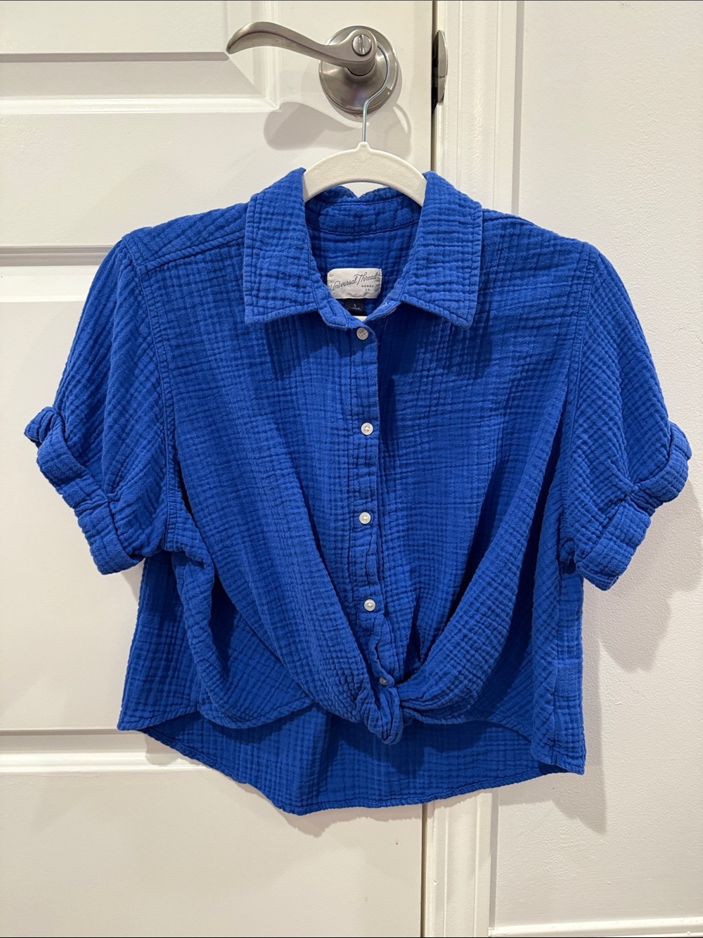 Universal Thread Cotton Gauze Button-Front Cropped Shirt in Cobalt Blue